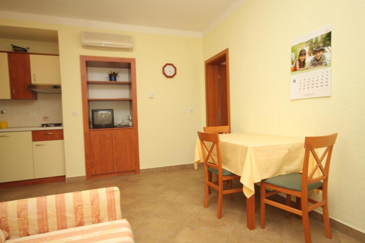 Apartments With A Parking Space Mali Lošinj Esterno foto